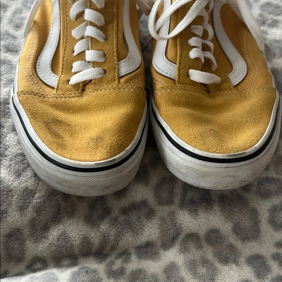 Vans - Picture 5 of 9